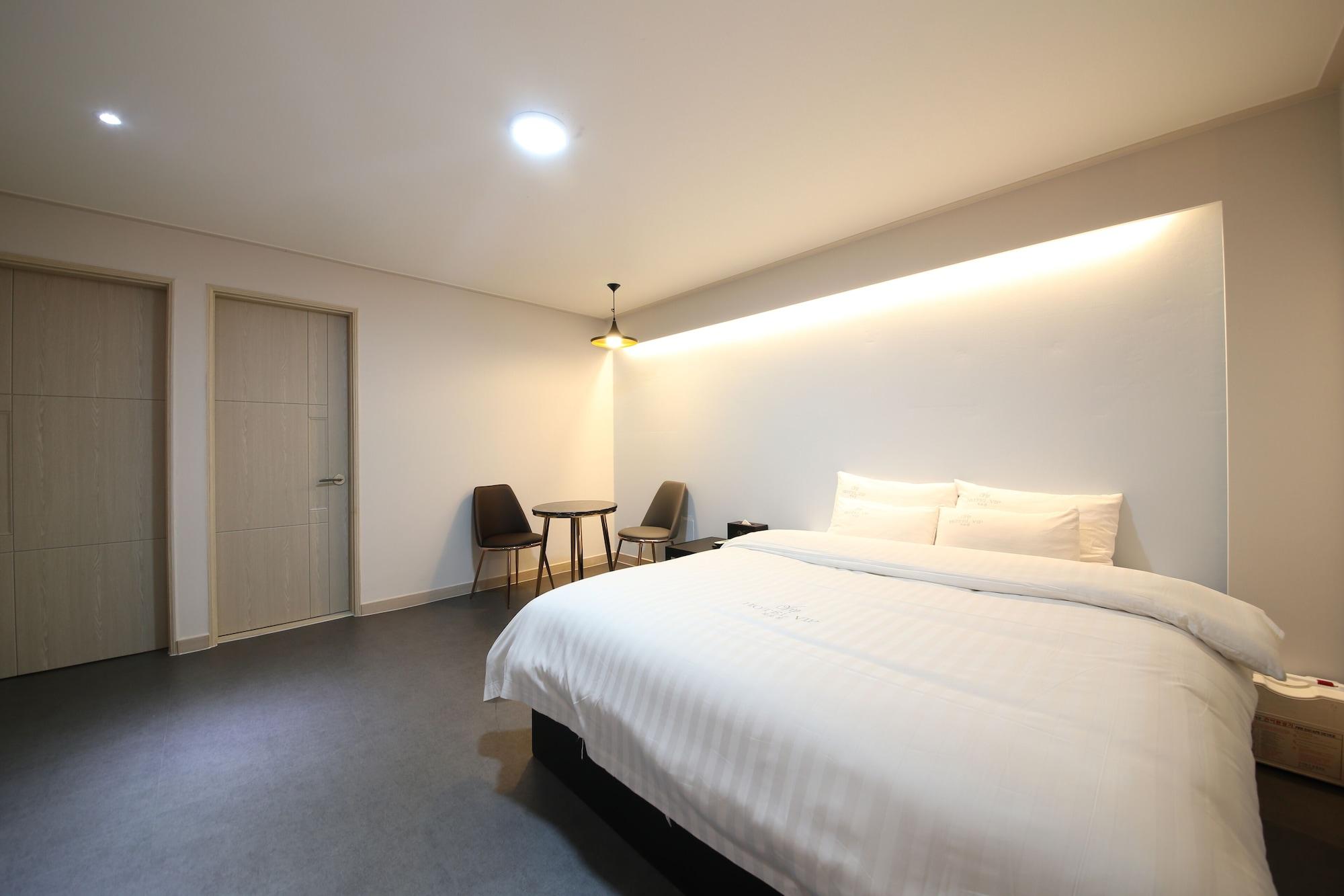 Vip Hotel موكبو المظهر الخارجي الصورة