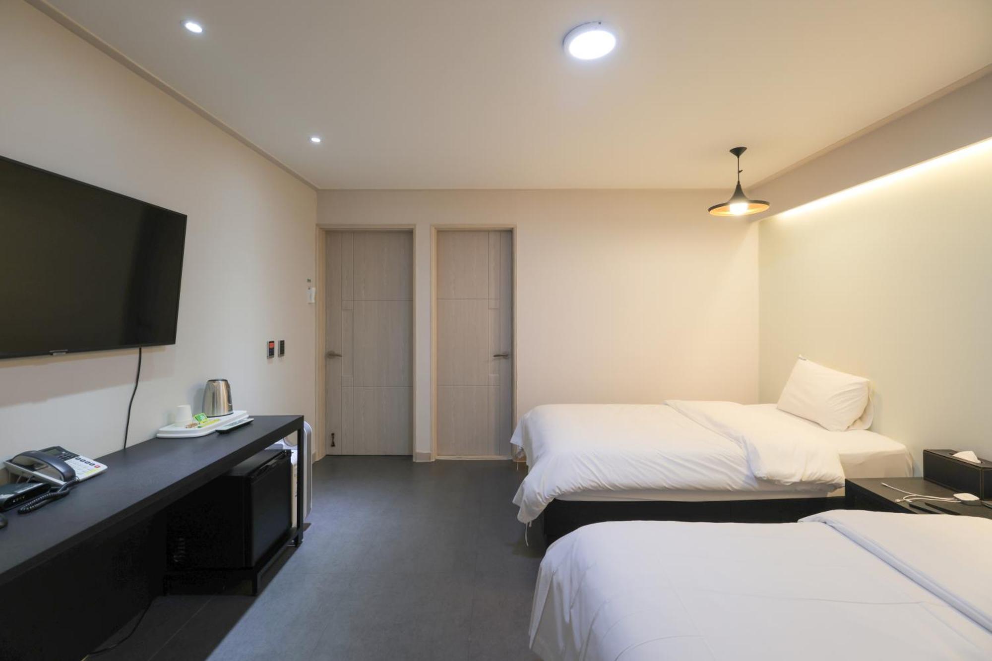Vip Hotel موكبو المظهر الخارجي الصورة